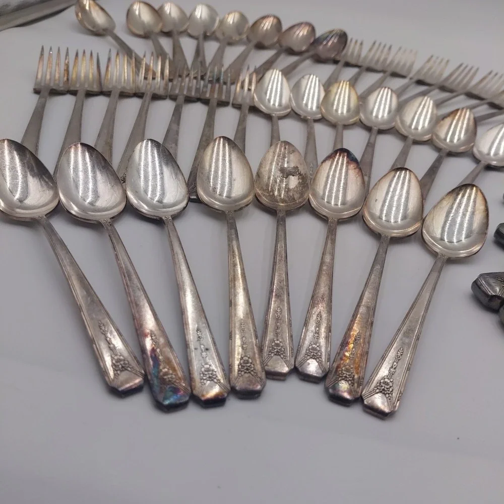 40s Community Oneida Plate MILADY Pattern Silverplate Flatware 47 Pcs Silverware